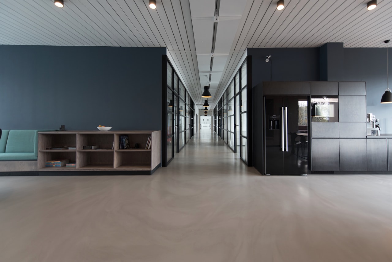 Commercial Office in West Bay — image 1